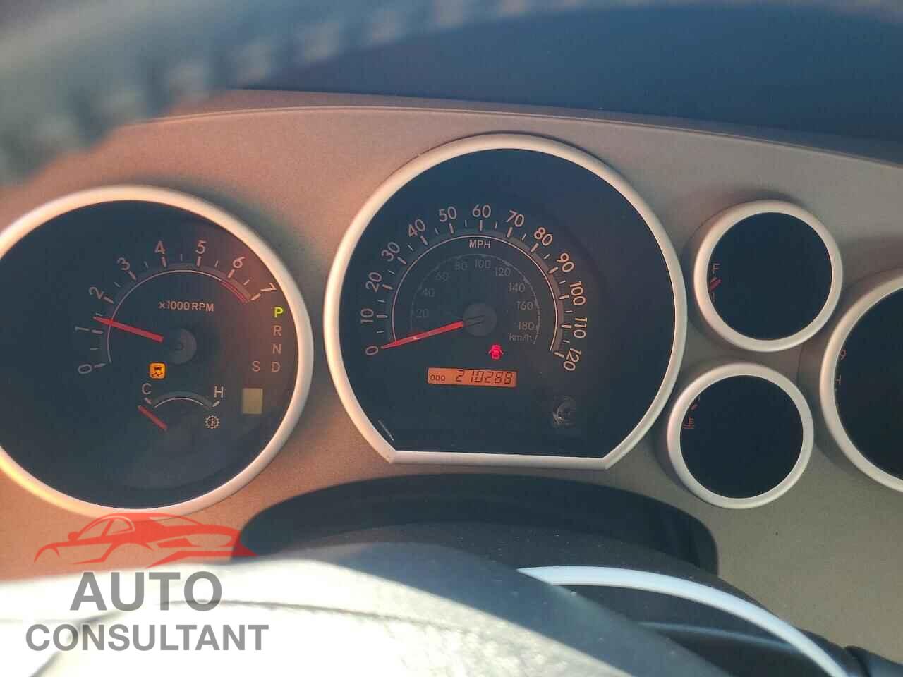 TOYOTA SEQUOIA 2013 - 5TDBY5G16DS079982