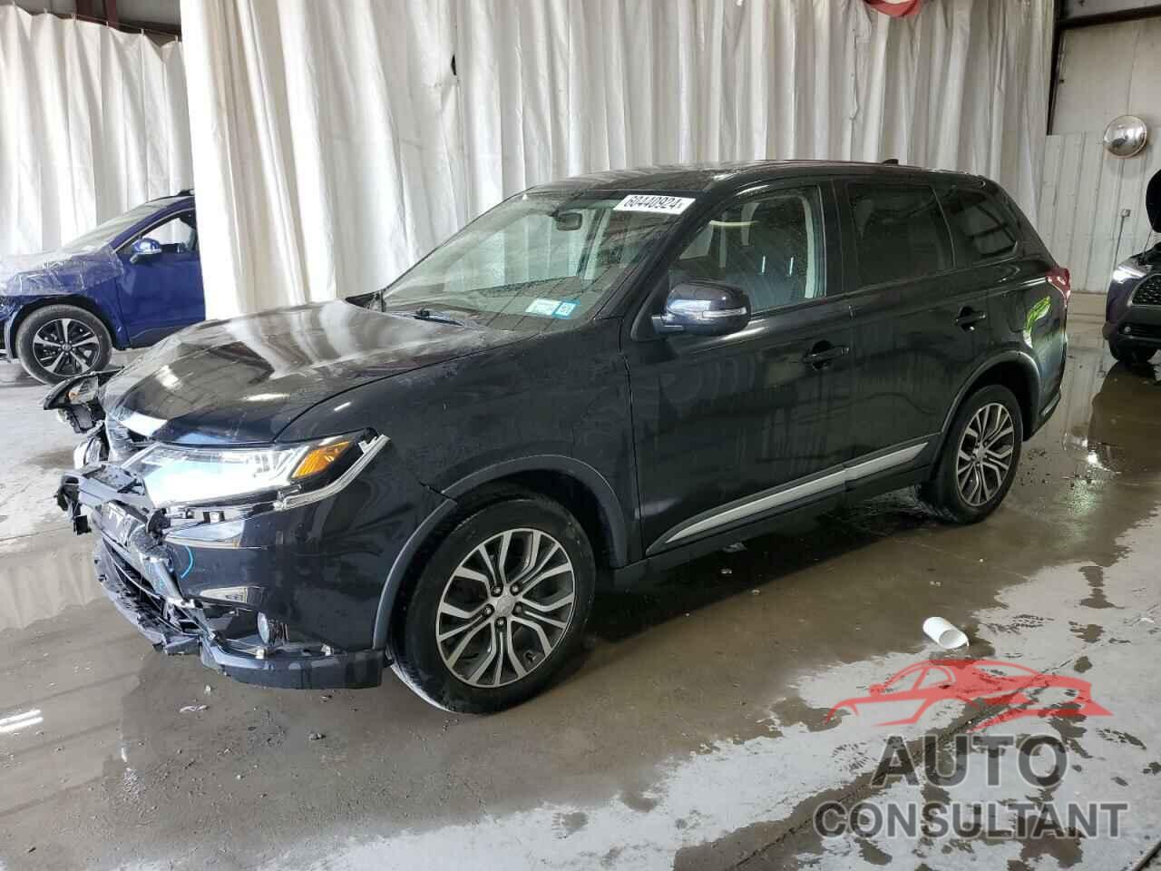 MITSUBISHI OUTLANDER 2018 - JA4AZ3A30JJ000882