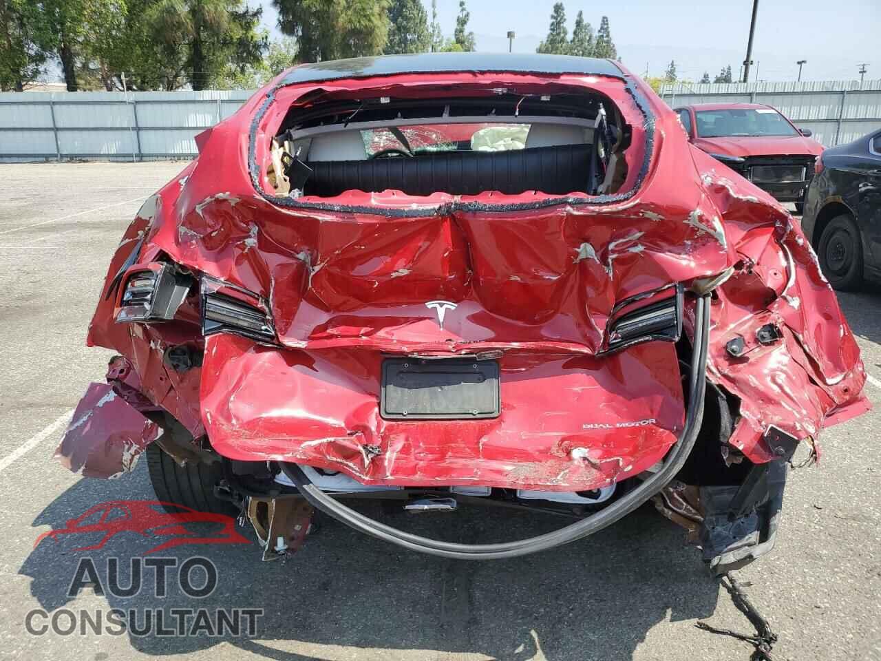 TESLA MODEL Y 2022 - 7SAYGDEE4NF462471