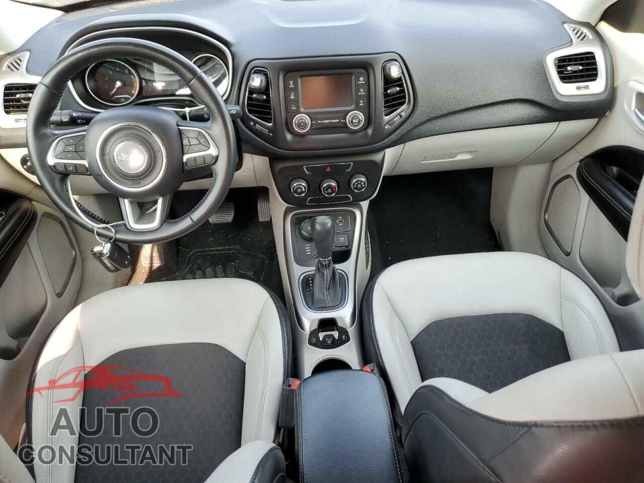 JEEP COMPASS 2018 - 3C4NJDBB7JT256777