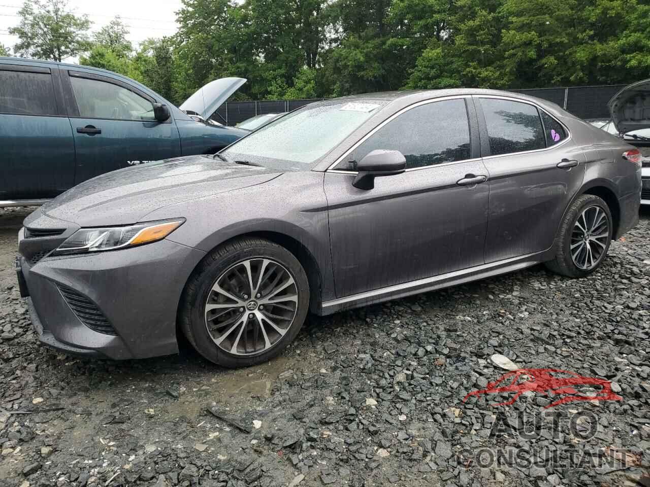 TOYOTA CAMRY 2018 - 4T1B11HK1JU675203