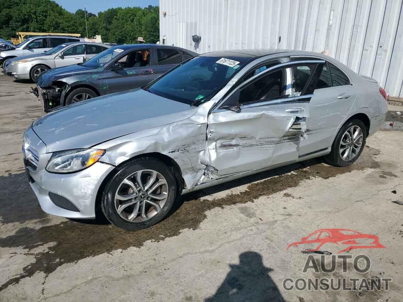 MERCEDES-BENZ C-CLASS 2018 - 55SWF4KB9JU235061