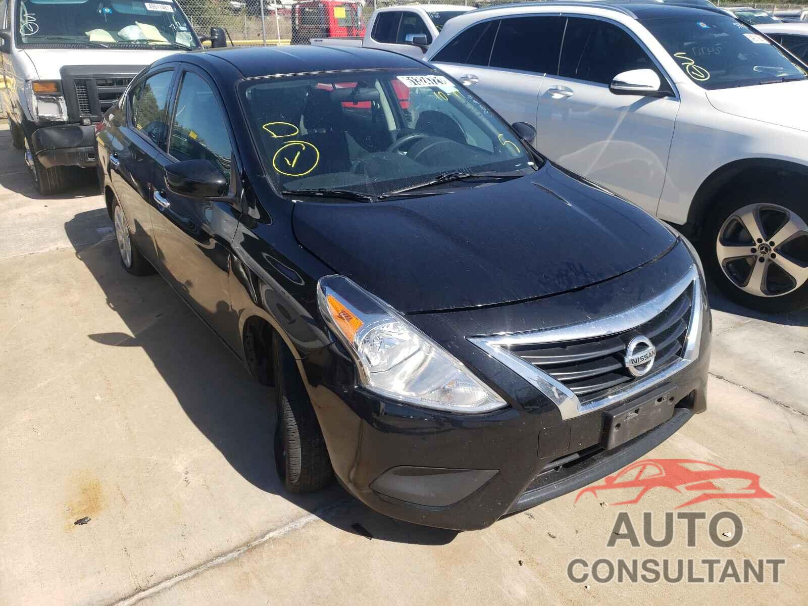 NISSAN VERSA 2019 - 3N1CN7APXKL855140