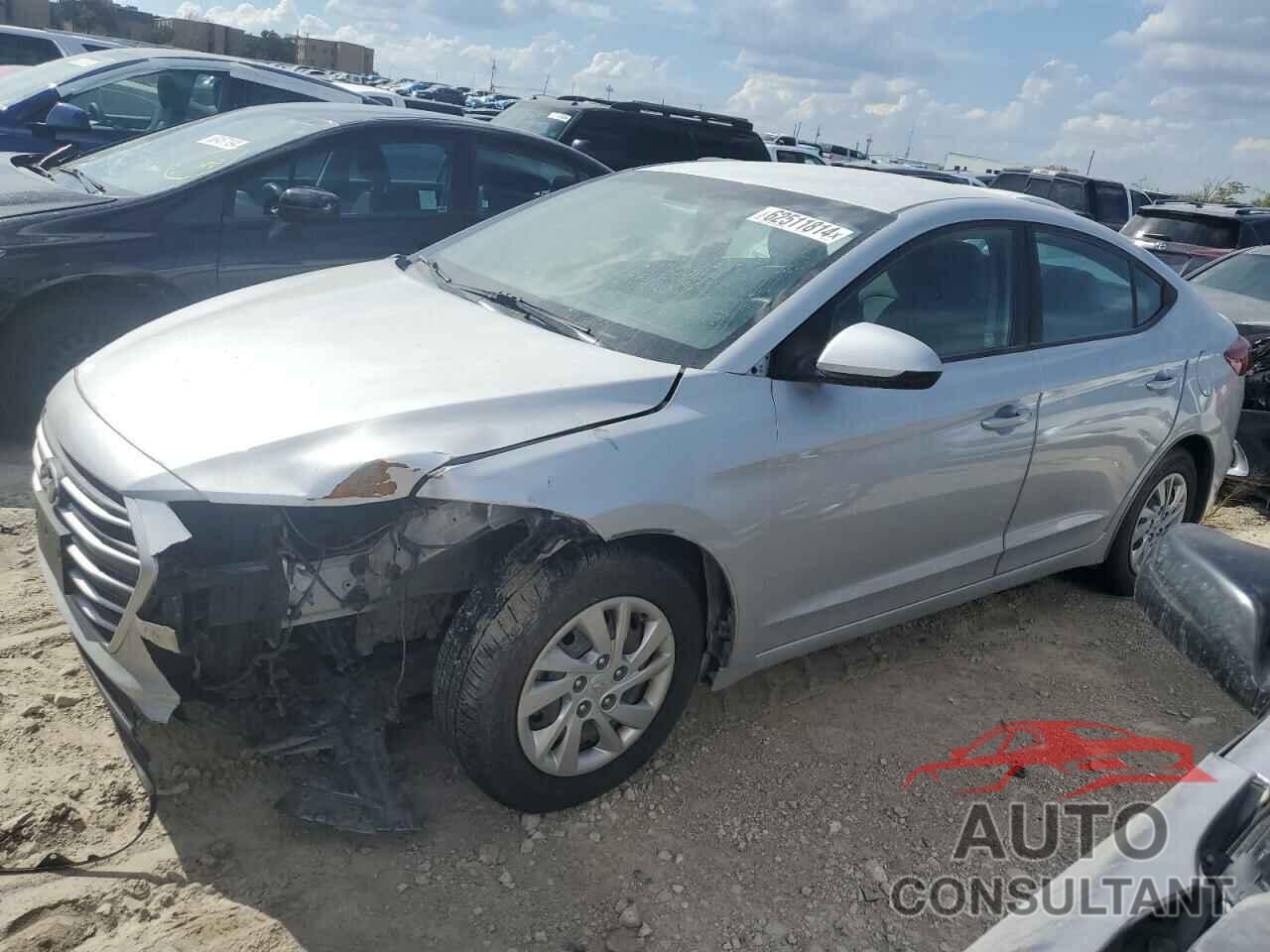 HYUNDAI ELANTRA 2018 - KMHD74LF8JU475499