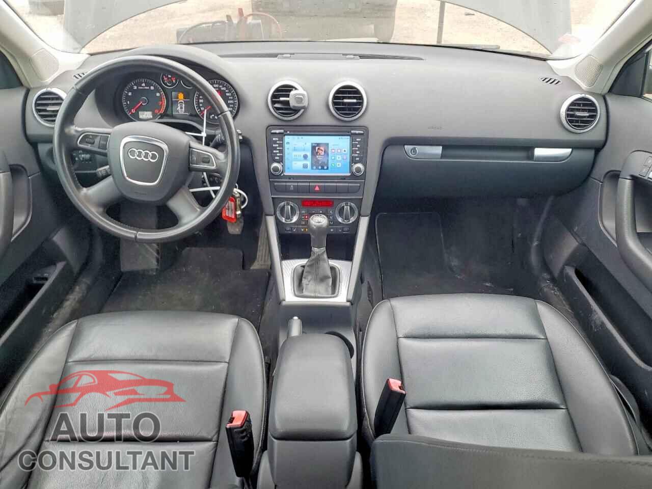 AUDI A3 2011 - WAUNFCFM8BA003240