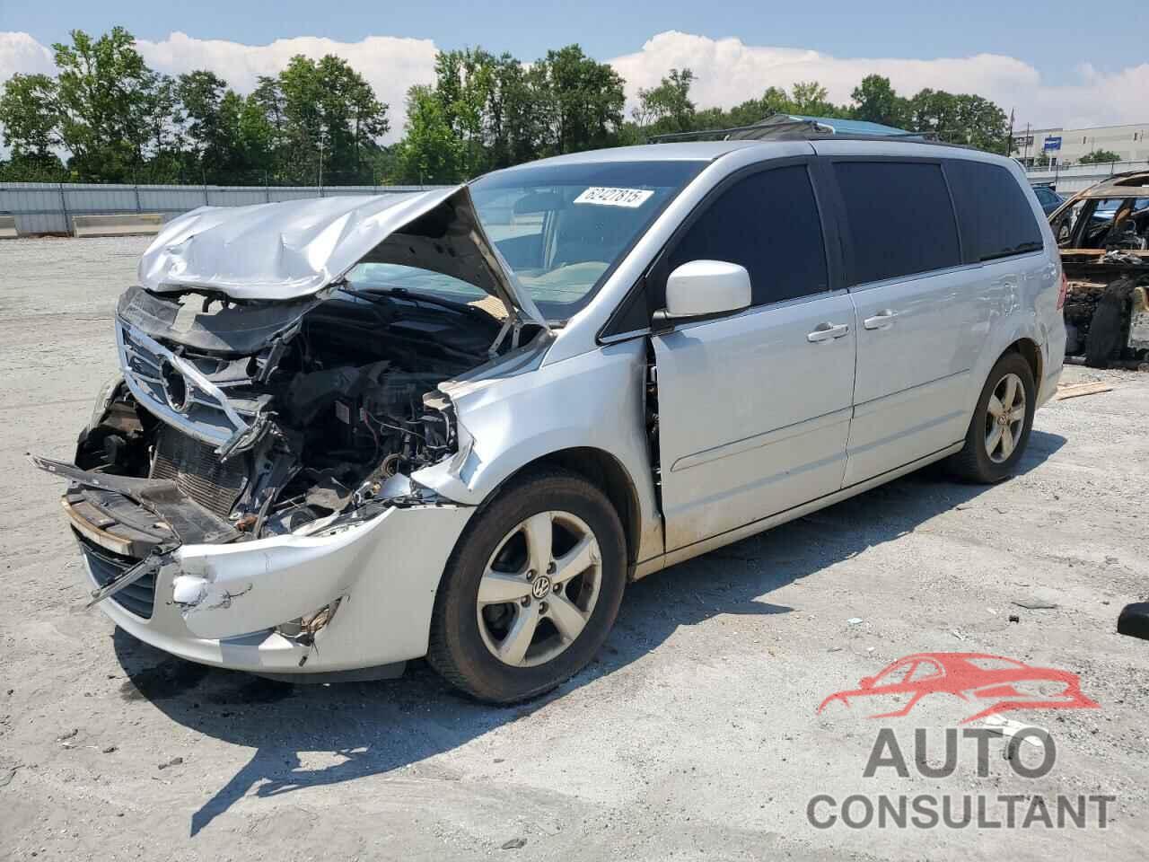 VOLKSWAGEN ROUTAN 2011 - 2V4RW3DG2BR717187