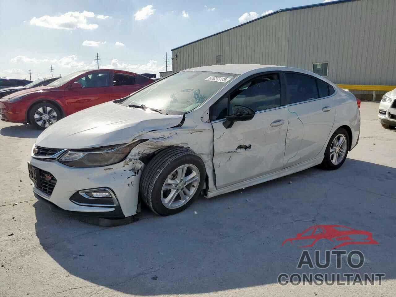 CHEVROLET CRUZE 2018 - 1G1BE5SM7J7100900