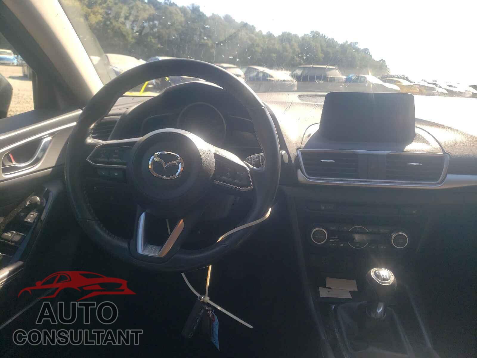 MAZDA 3 2017 - 3MZBN1V72HM134262