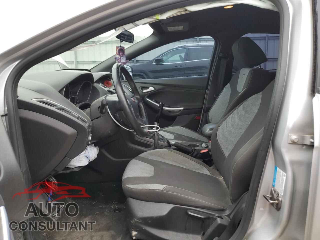 FORD FOCUS 2013 - 1FADP3L99DL261890