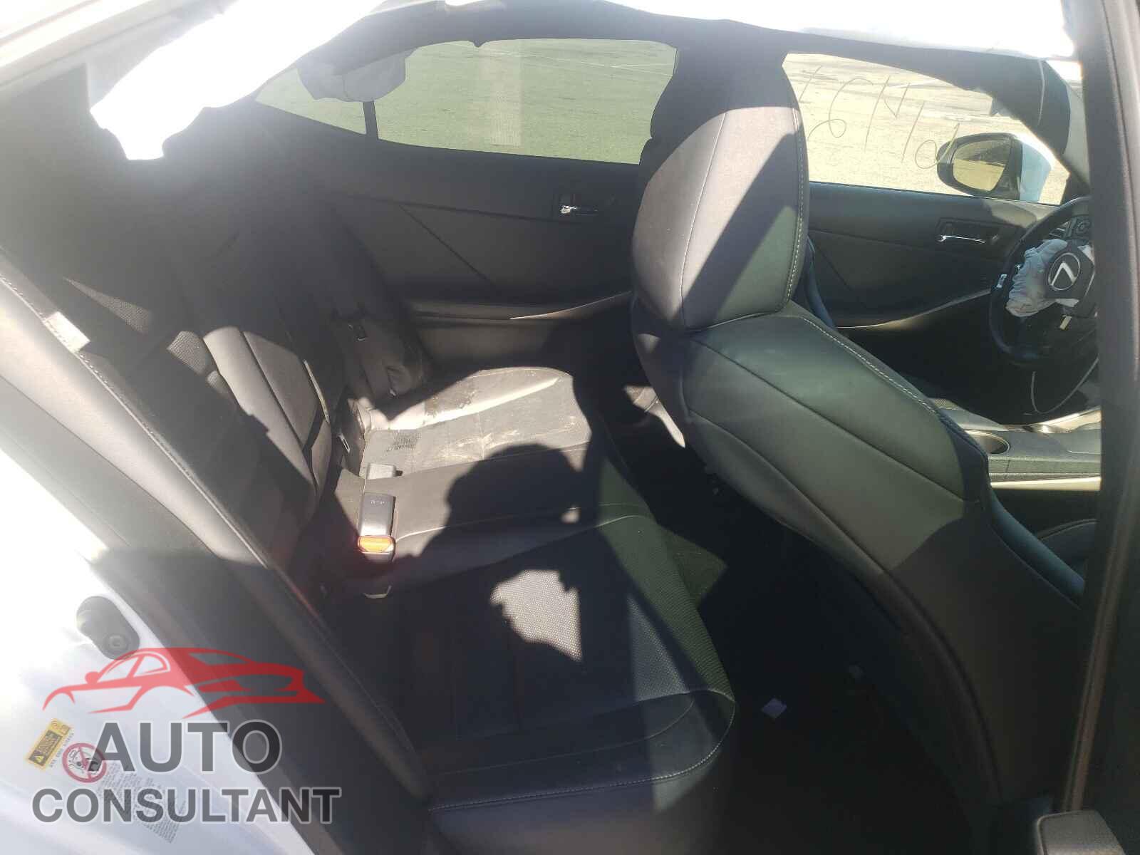 LEXUS IS 2016 - JTHBA1D22G5013495