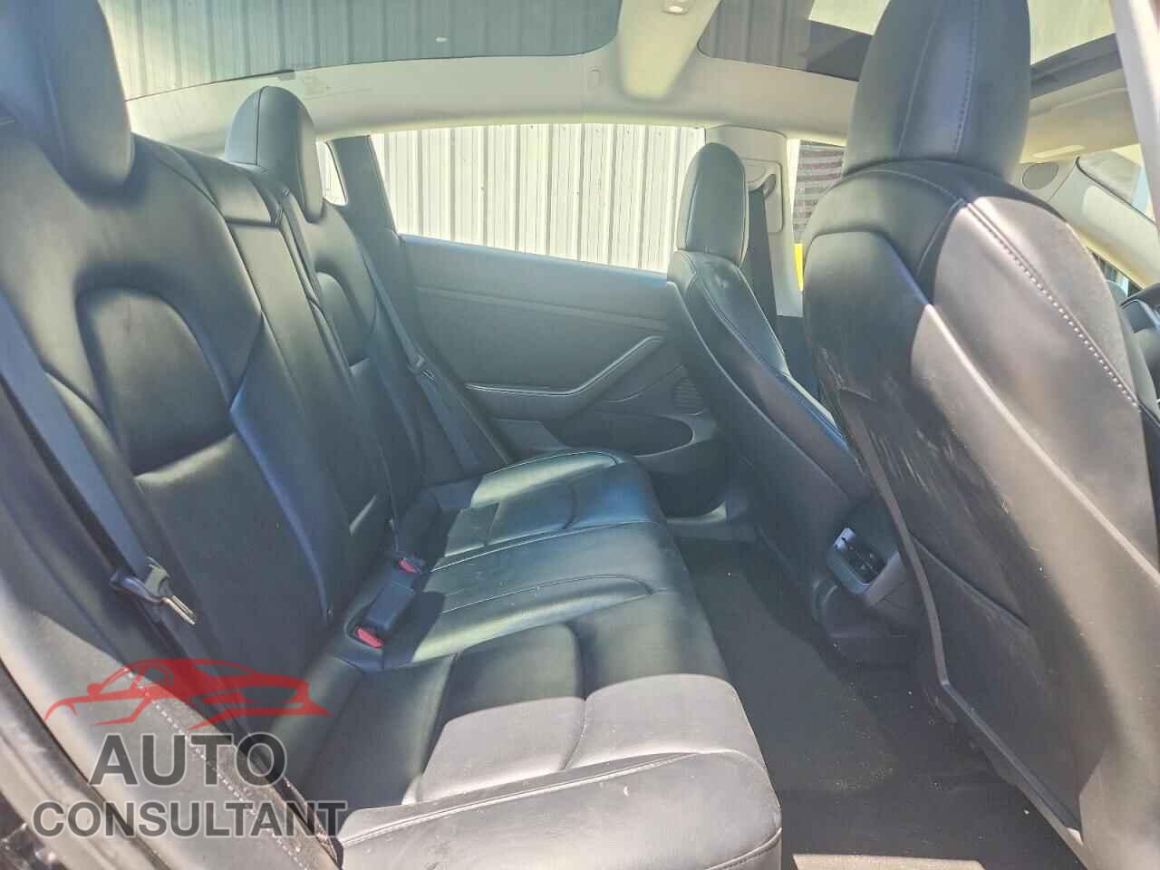 TESLA MODEL 3 2022 - 5YJ3E1EA9NF289670