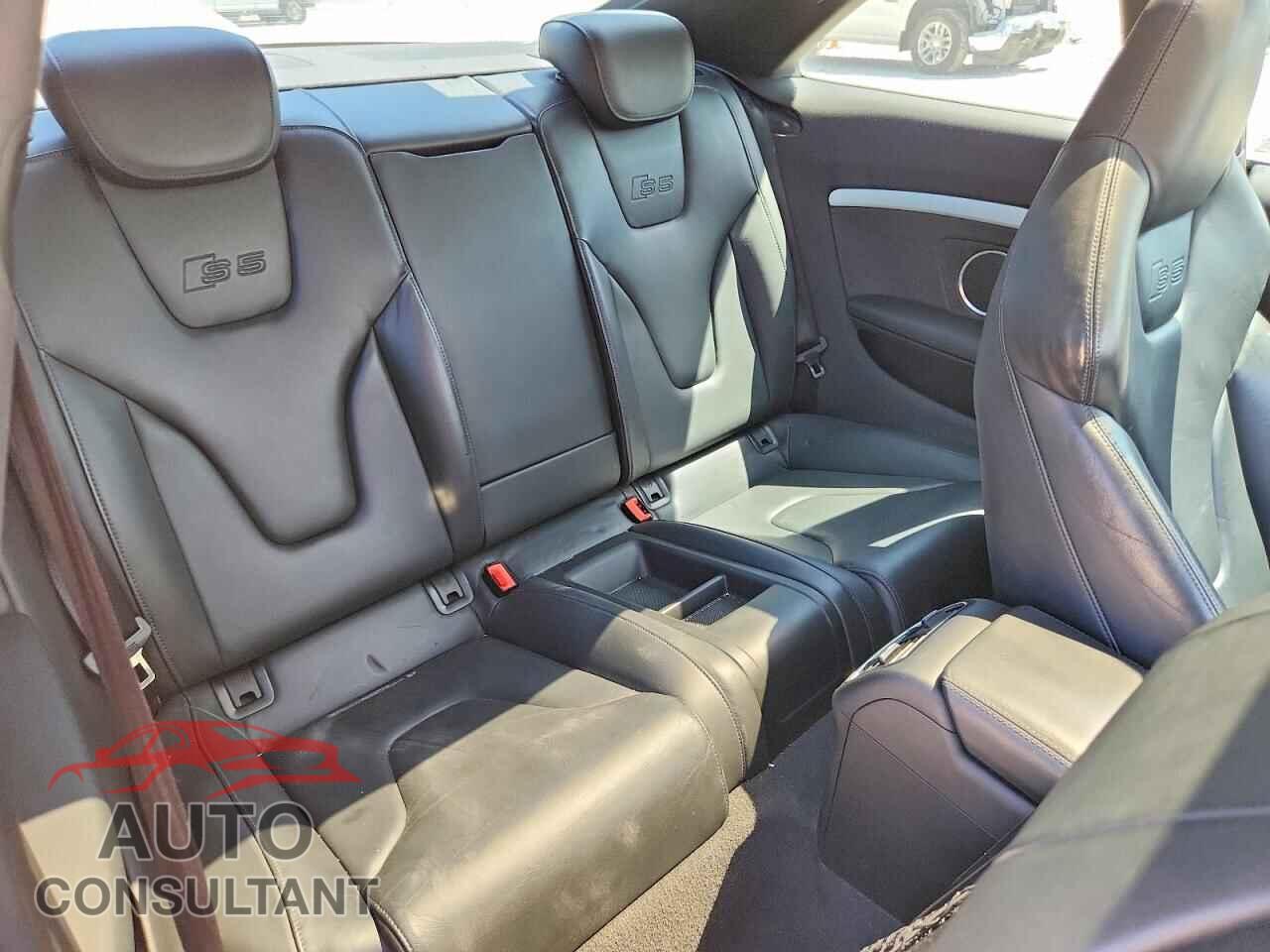 AUDI S5/RS5 2011 - WAUCVAFRXBA035830