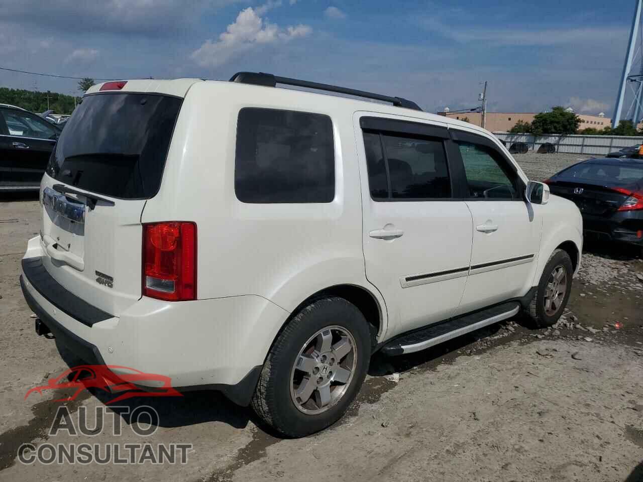HONDA PILOT 2011 - 5FNYF4H93BB076845