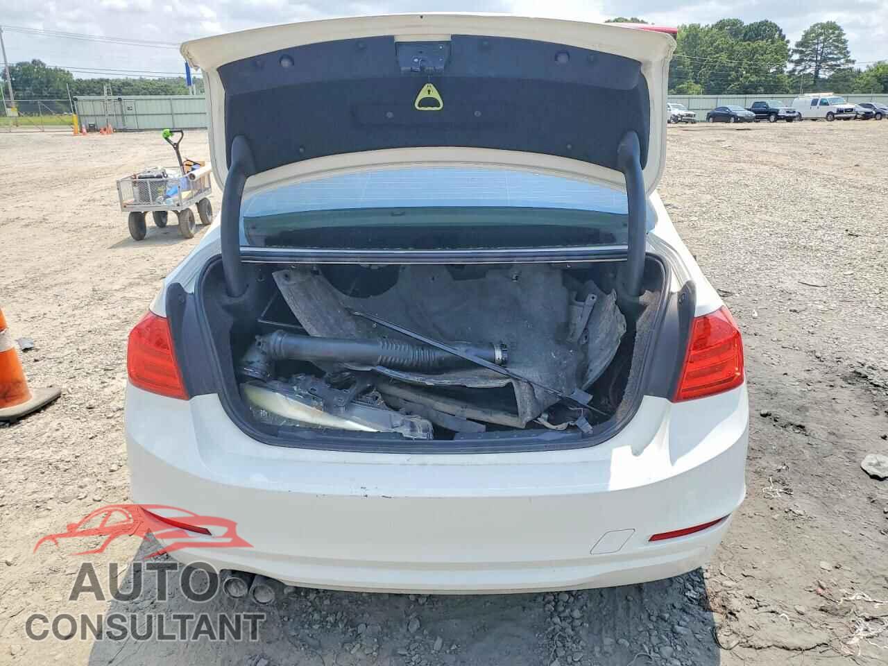 BMW 3 SERIES 2013 - WBA3A5C53DF352083