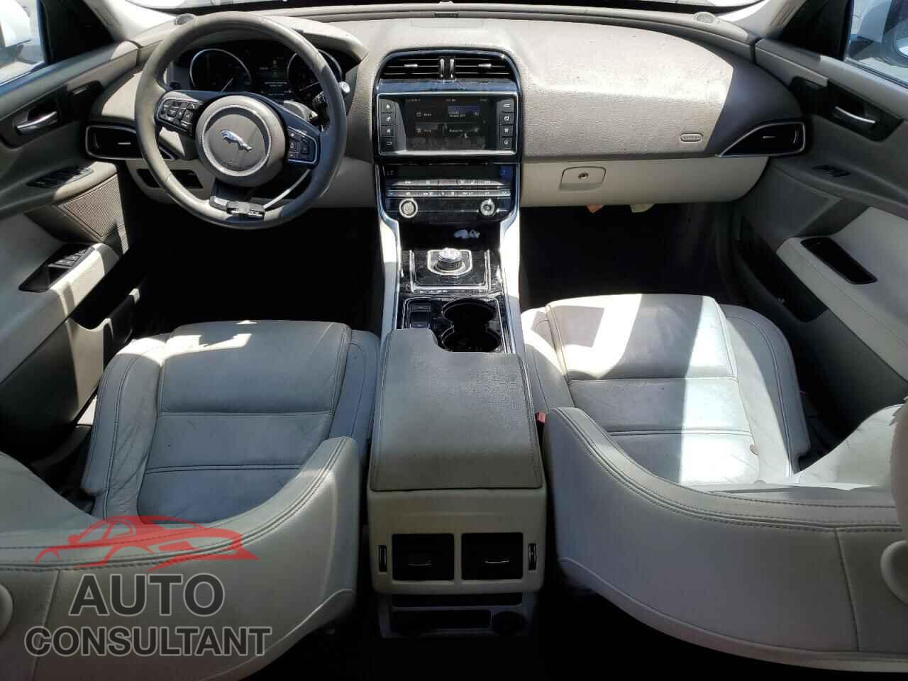 JAGUAR XE 2017 - SAJAE4BG1HA952939