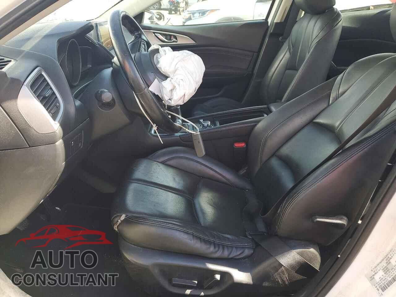MAZDA 3 2018 - 3MZBN1V38JM174137
