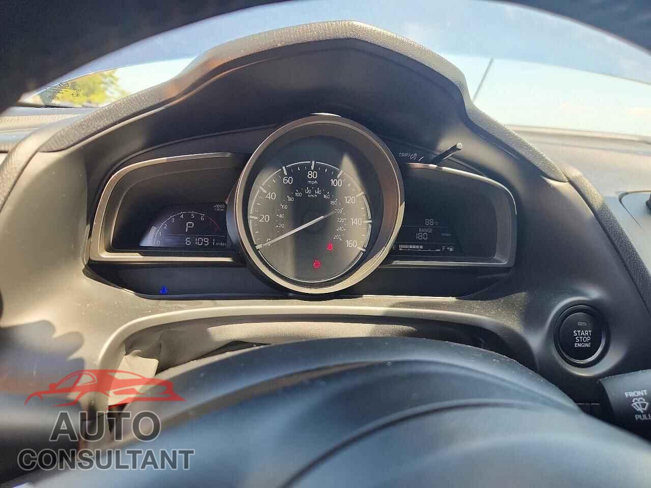 MAZDA 3 2018 - 3MZBN1V39JM193473