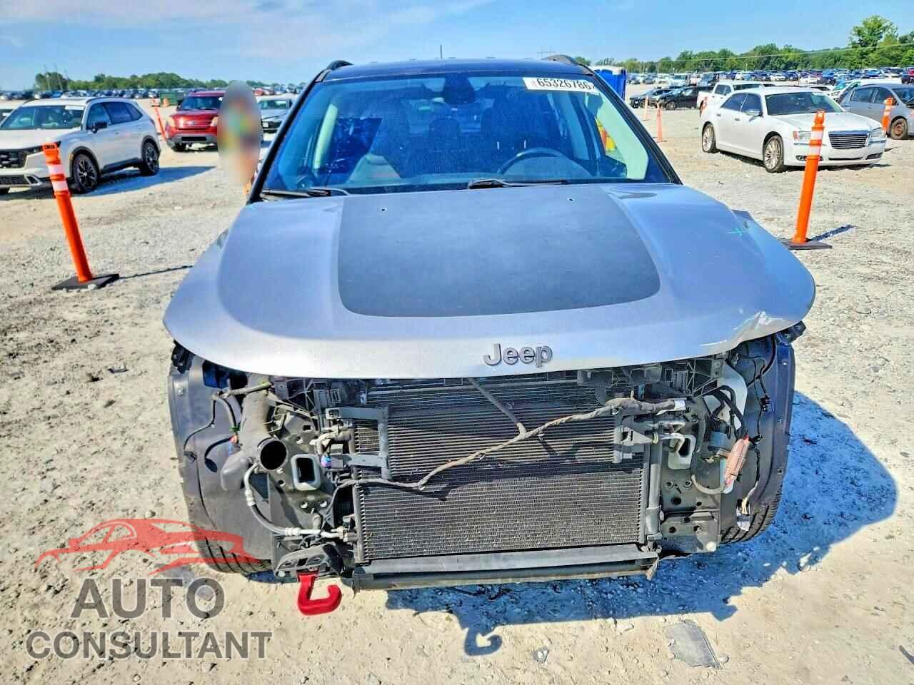 JEEP COMPASS 2018 - 3C4NJDDB4JT199032