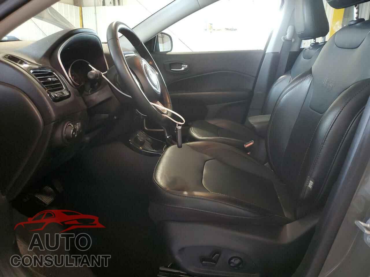 JEEP COMPASS 2020 - 3C4NJDCB8LT100958