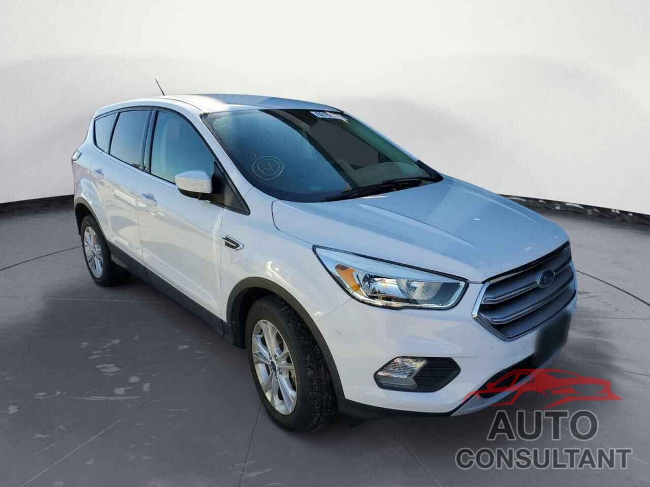 FORD ESCAPE 2017 - 1FMCU9G95HUB05384