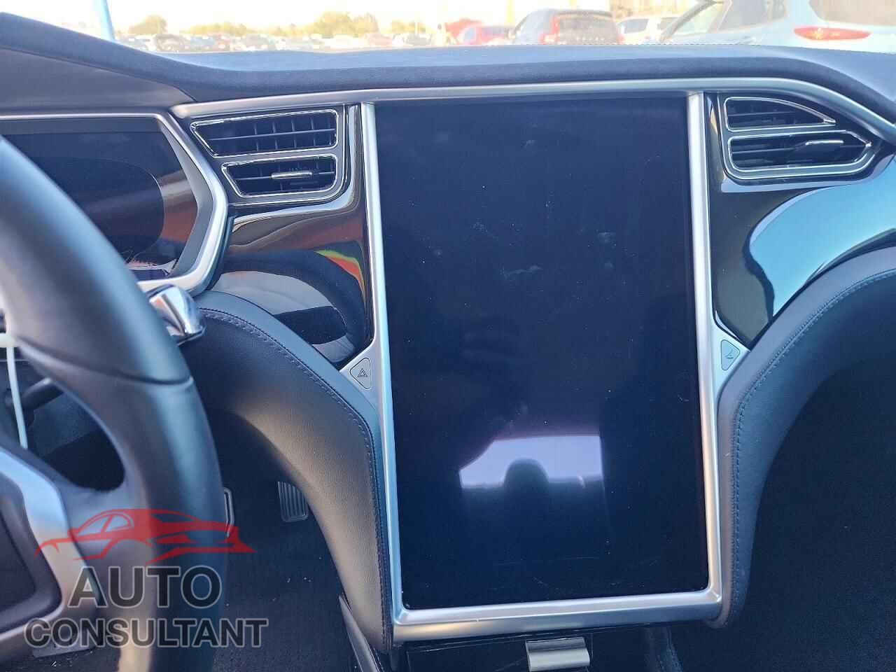 TESLA MODEL S 2013 - 5YJSA1CN4DFP05930