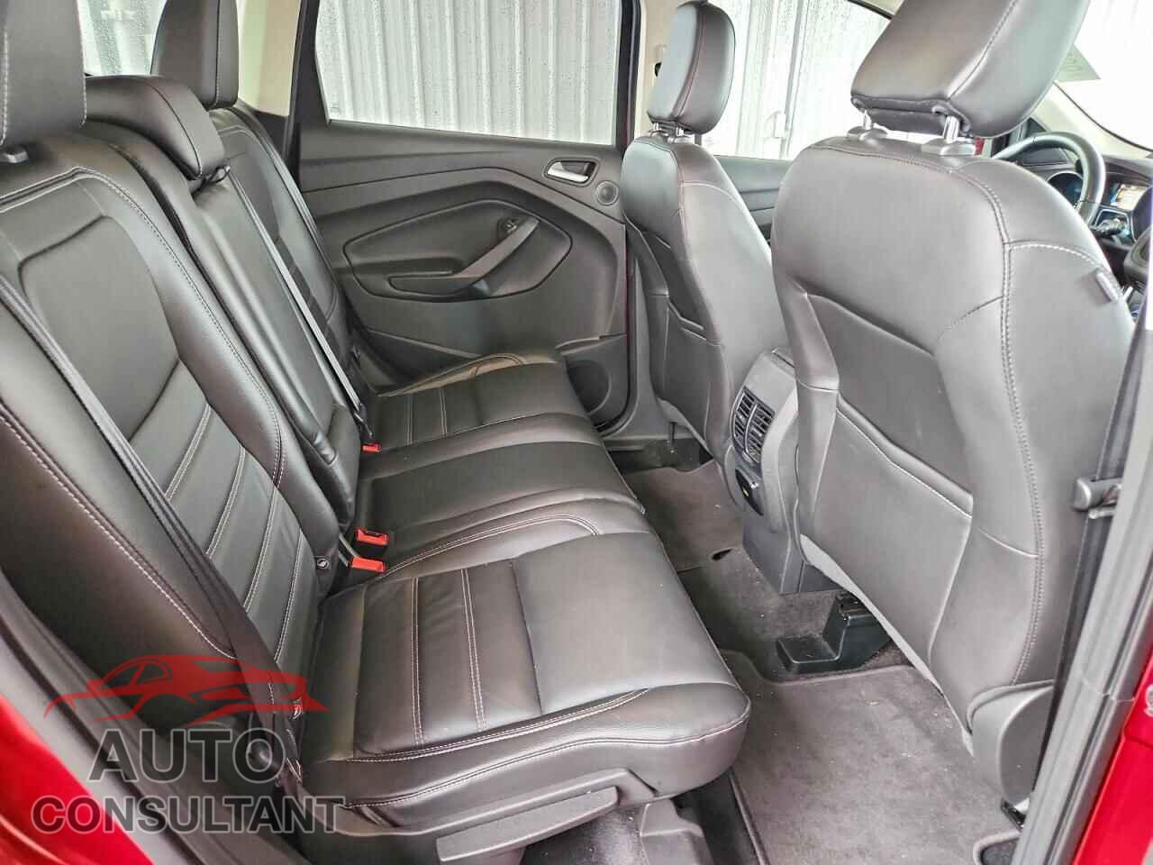 FORD ESCAPE 2018 - 1FMCU0J96JUA07183