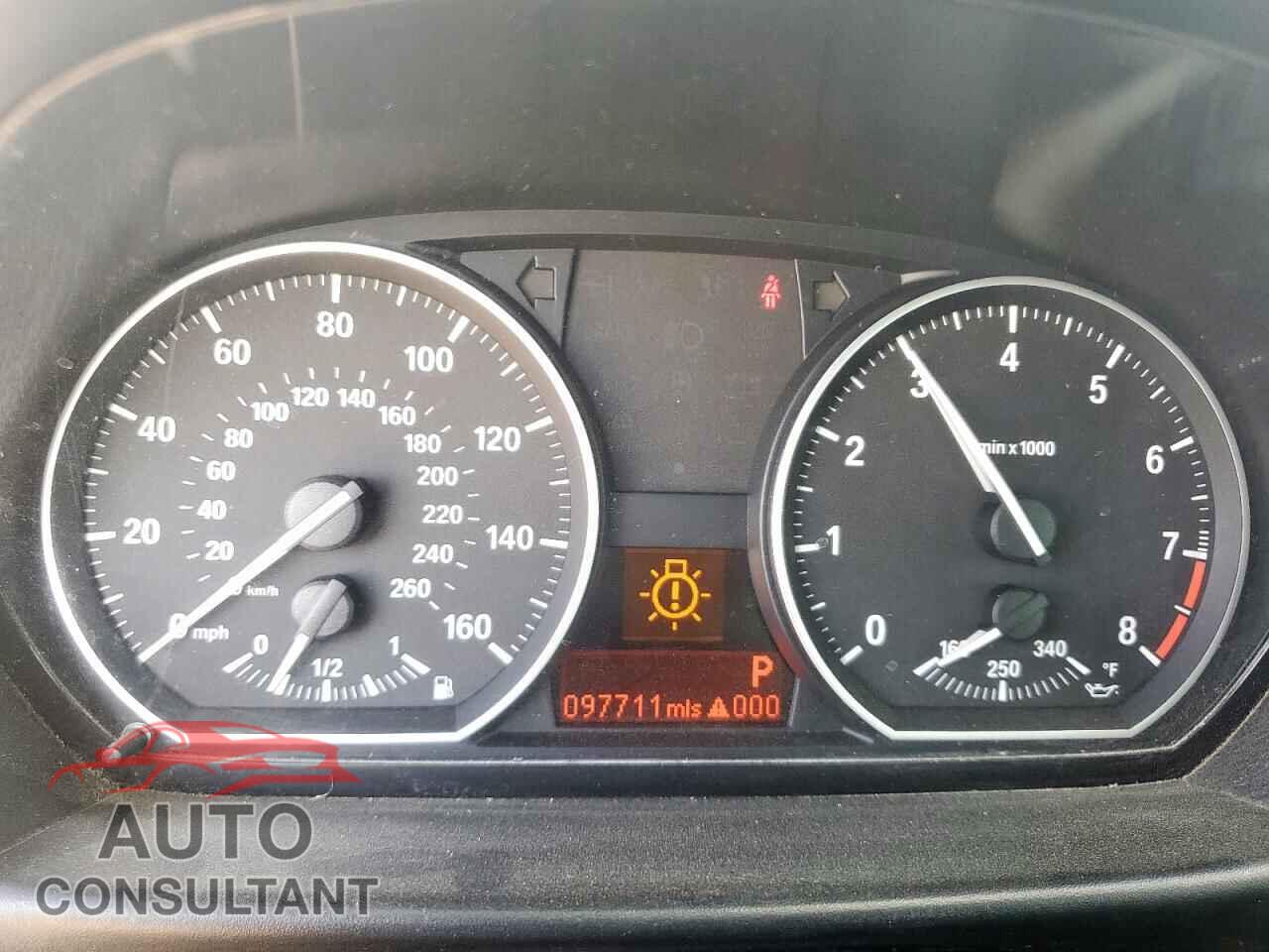 BMW 1 SERIES 2013 - WBAUN7C52DVM28208