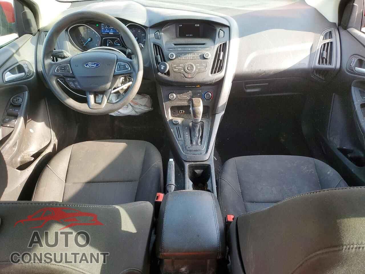 FORD FOCUS 2015 - 1FADP3K24FL359748
