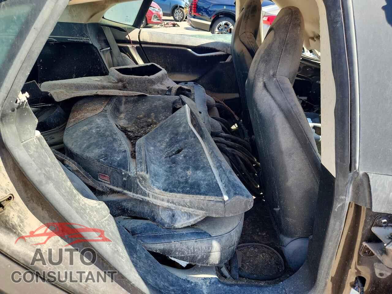 TESLA MODEL S 2014 - 5YJSA1H1XEFP35649