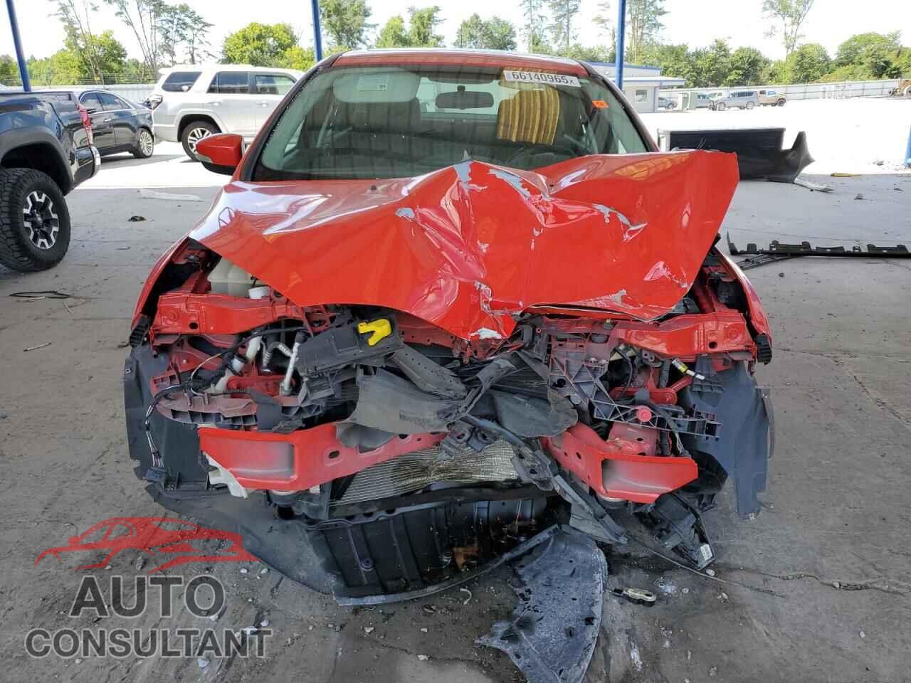 FORD FOCUS 2015 - 1FADP3F2XFL242525
