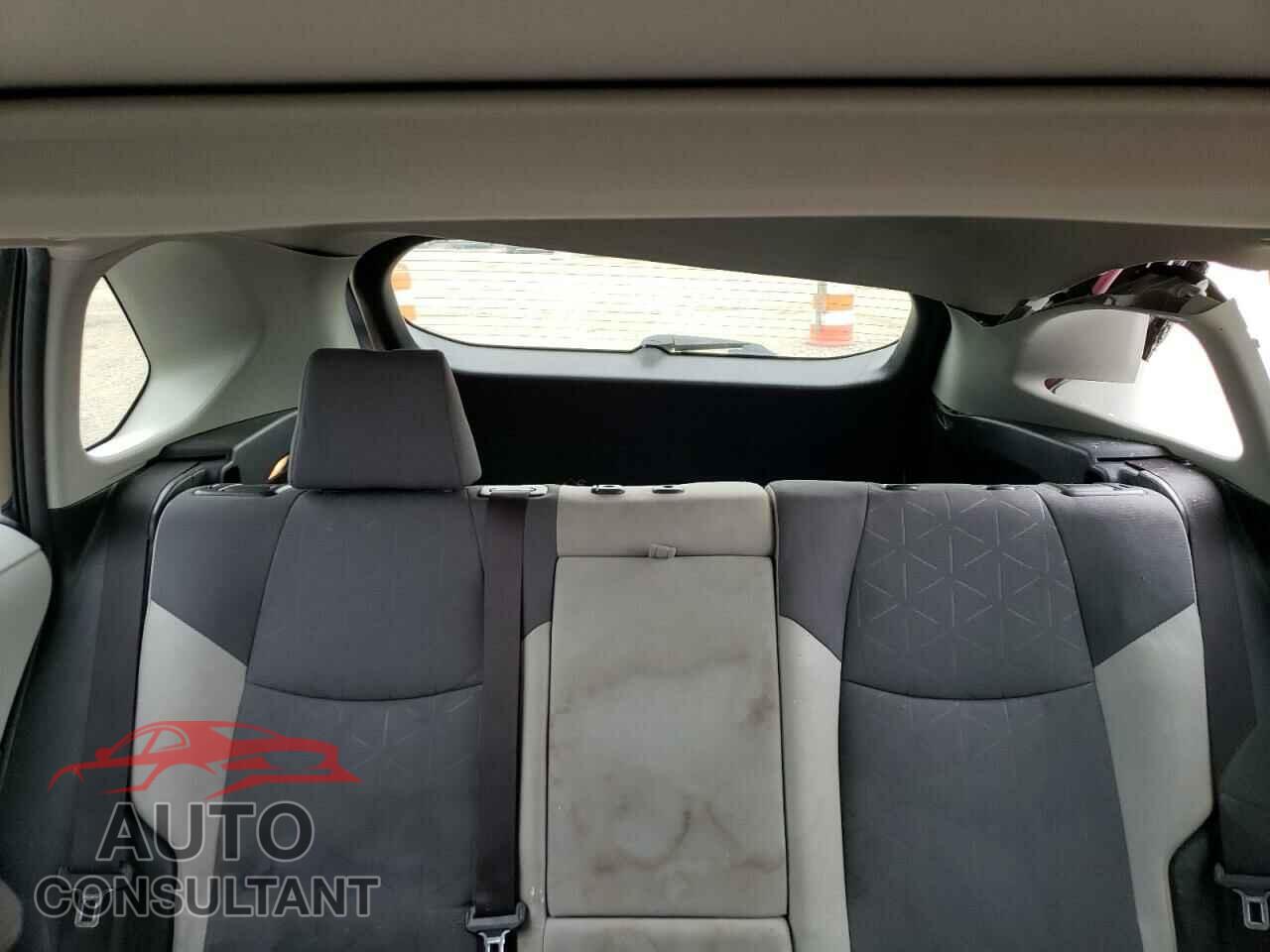 TOYOTA RAV4 2019 - JTMP1RFV0KD016357