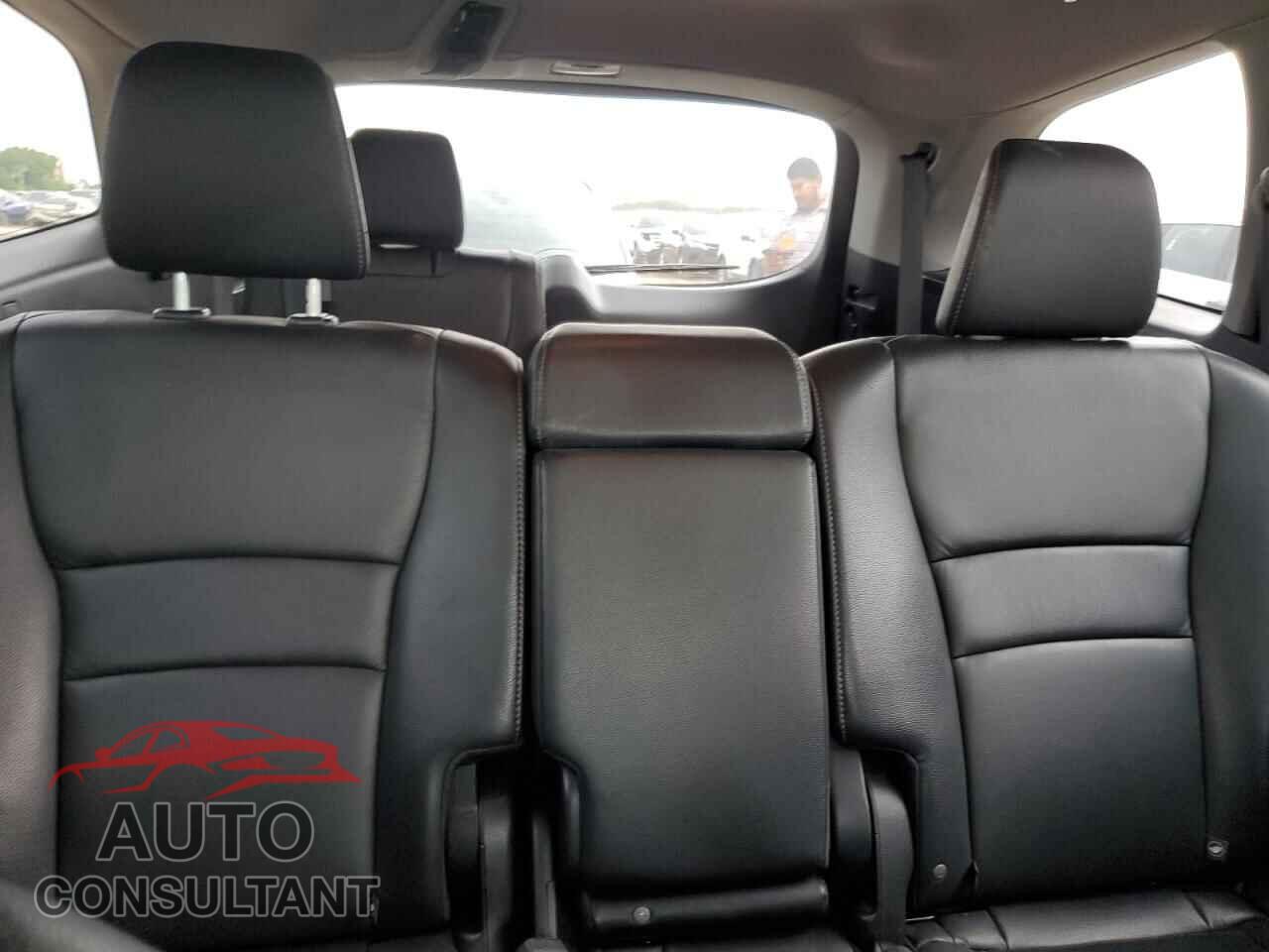 HONDA PILOT 2016 - 5FNYF5H55GB016642