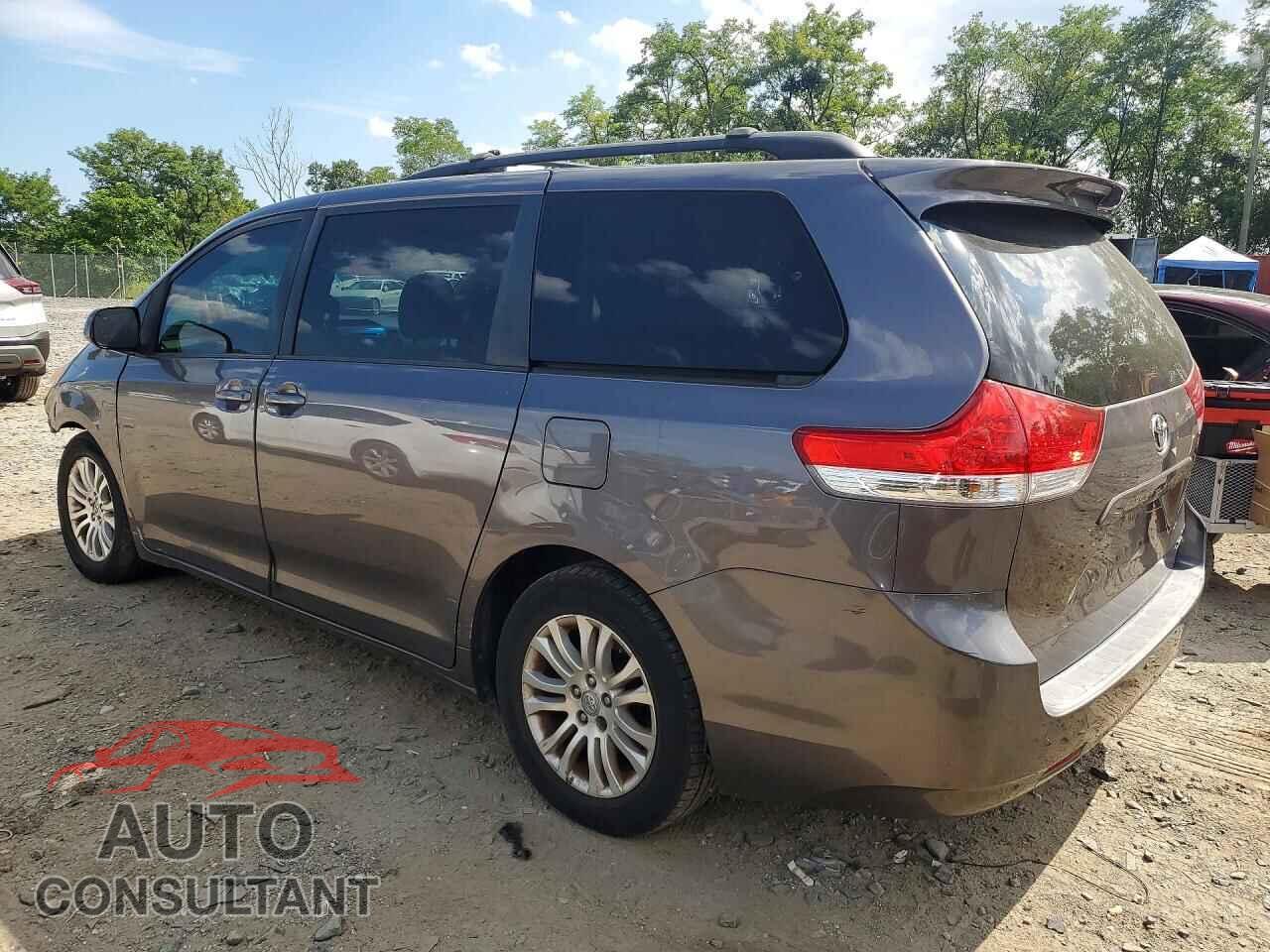 TOYOTA SIENNA 2011 - 5TDYK3DC2BS099438