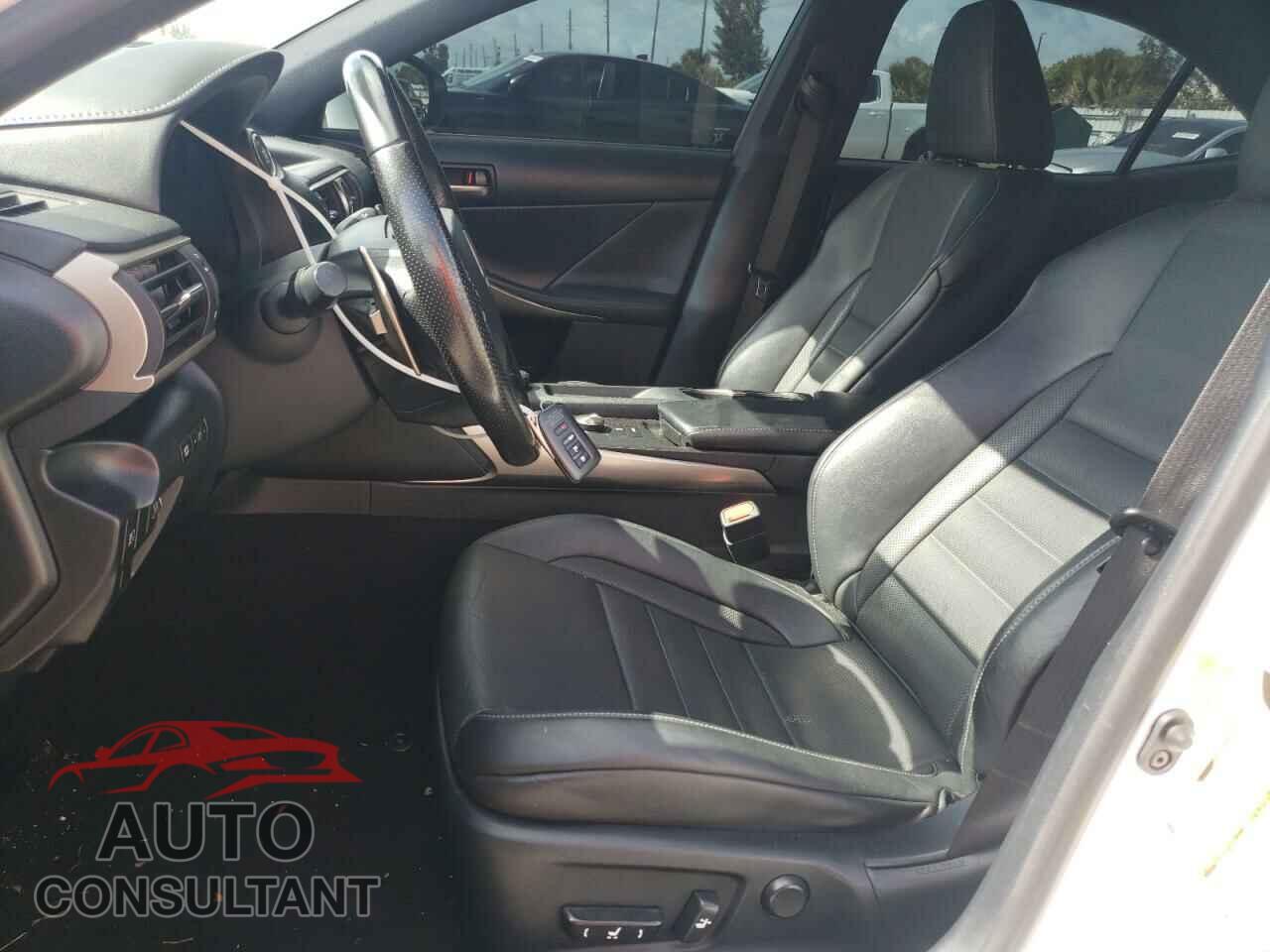LEXUS IS 2017 - JTHBA1D22H5058485