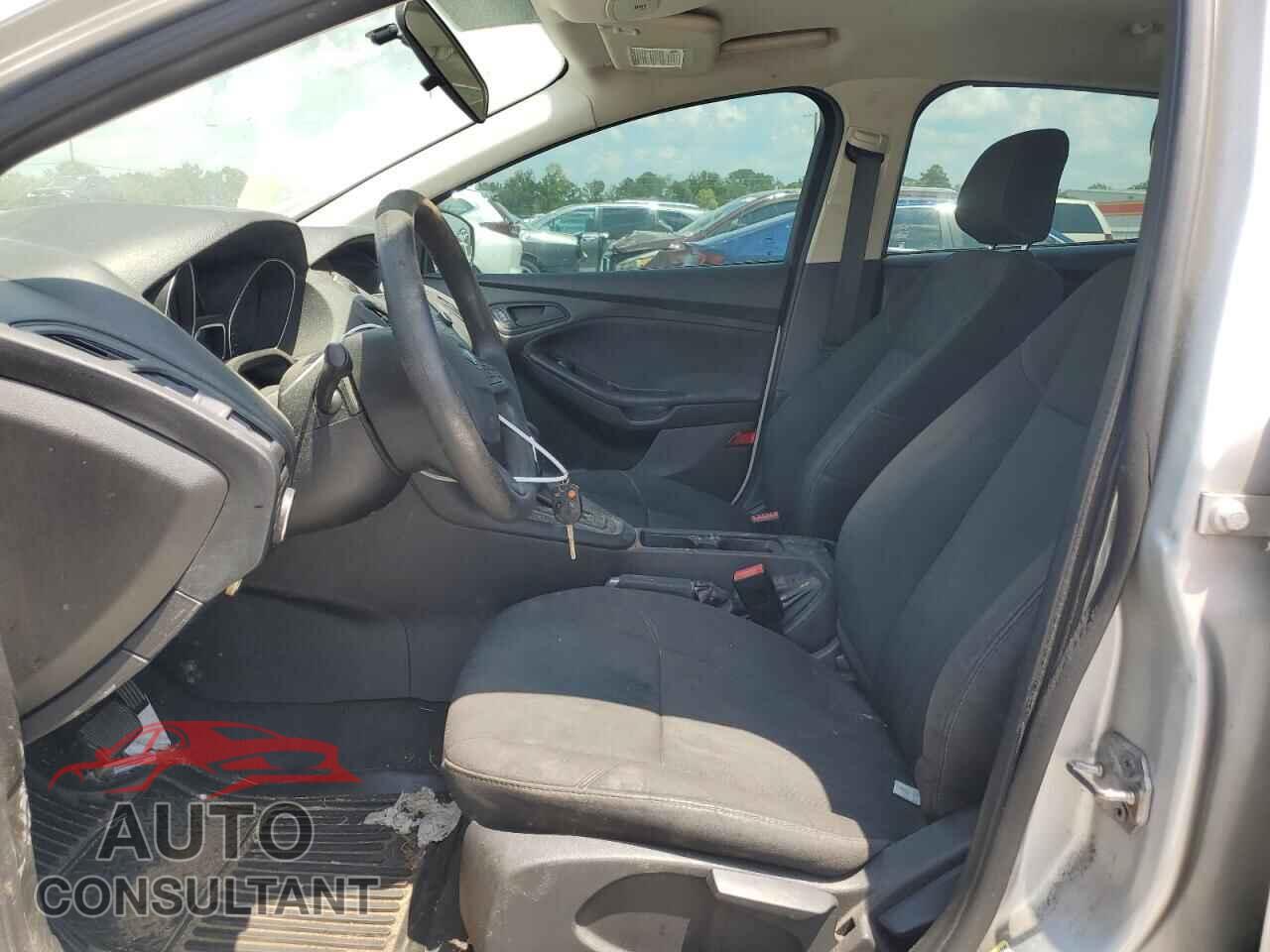 FORD FOCUS 2017 - 1FADP3E23HL201626