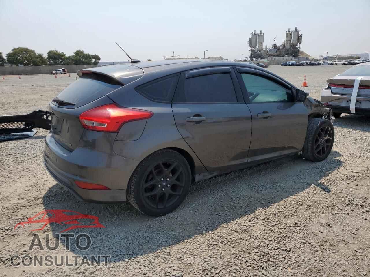 FORD FOCUS 2015 - 1FADP3K29FL294167