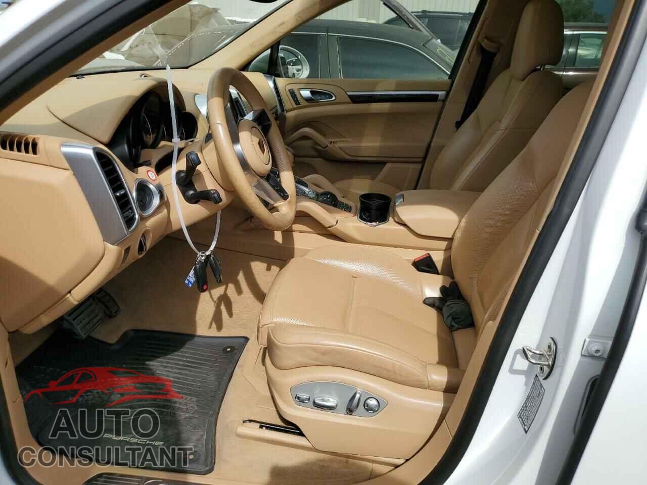 PORSCHE CAYENNE 2016 - WP1AA2A24GKA15028