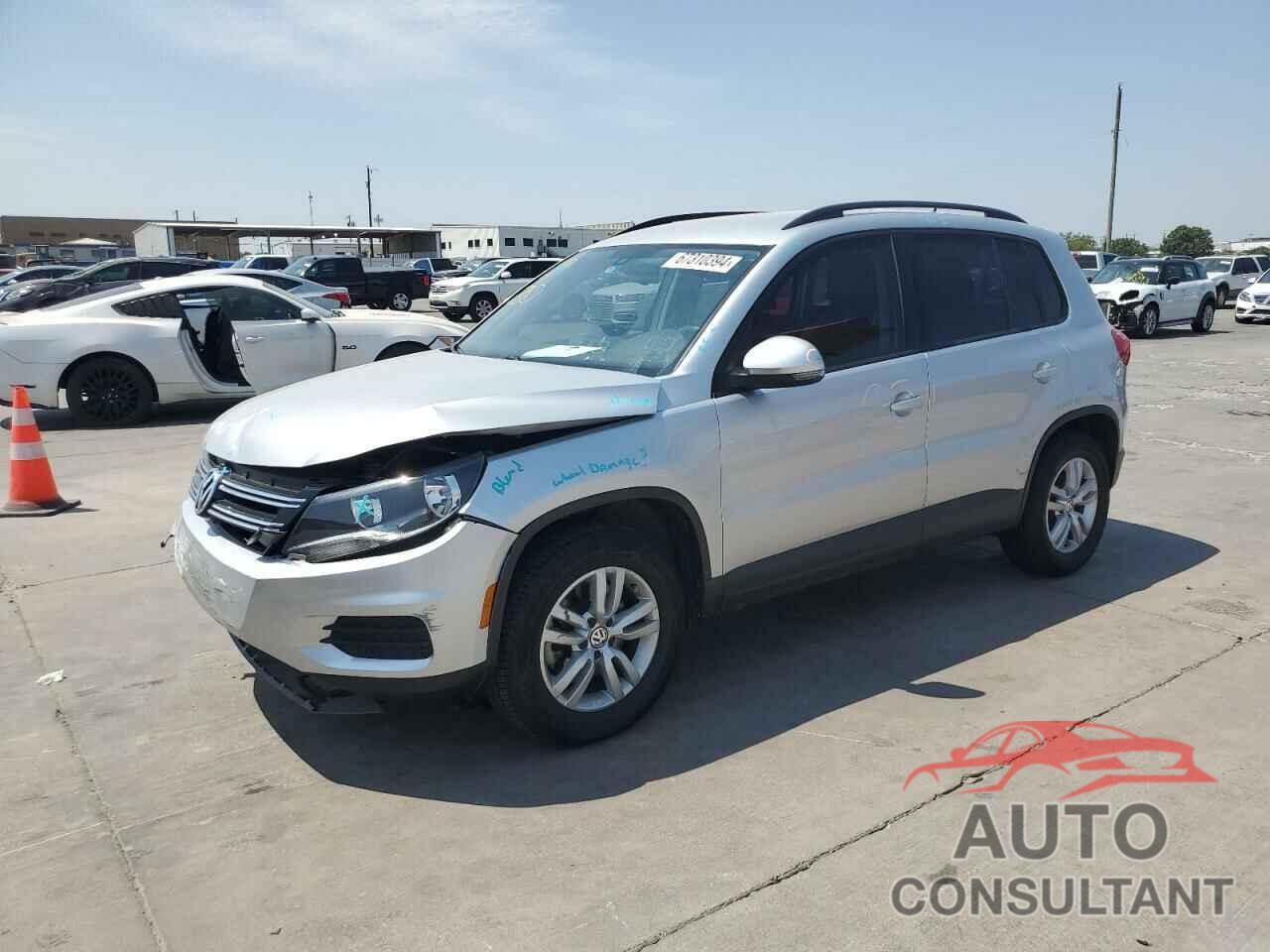 VOLKSWAGEN TIGUAN 2016 - WVGAV7AX3GW602565