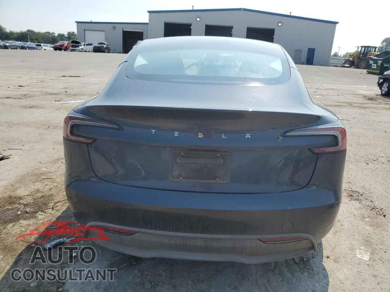 TESLA MODEL 3 2025 - 5YJ3E1EA5SF004409