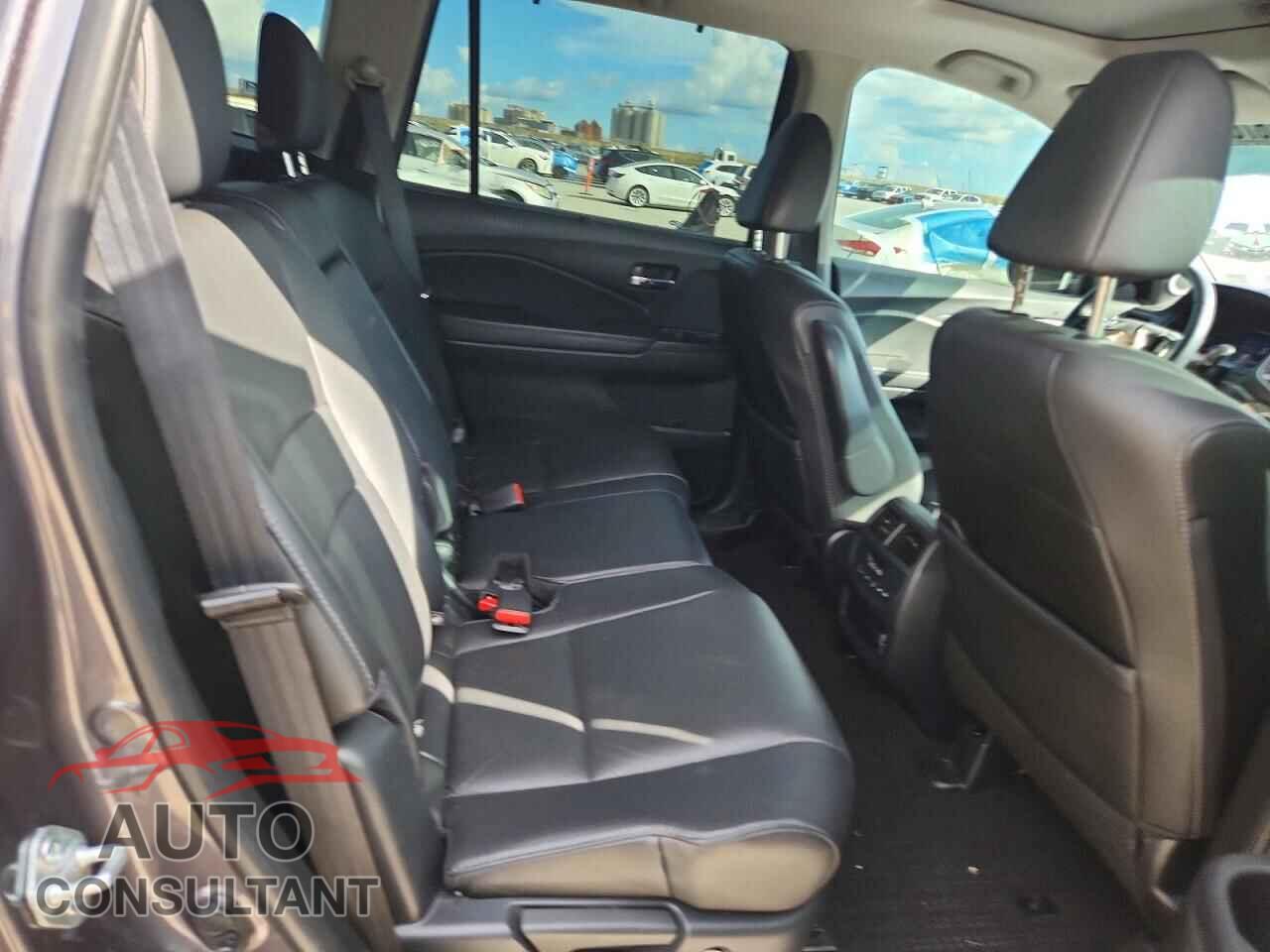 HONDA PILOT 2021 - 5FNYF5H29MB042324