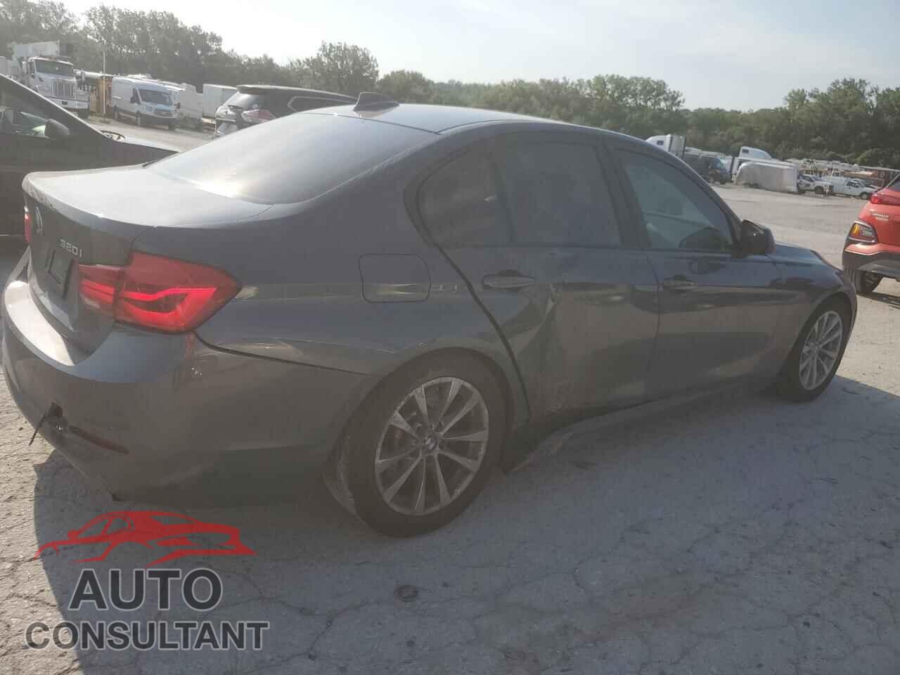 BMW 3 SERIES 2017 - WBA8A3C36HA067342