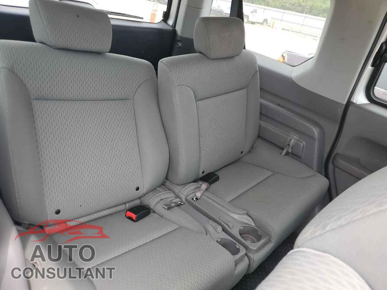 HONDA ELEMENT 2011 - 5J6YH2H36BL002918
