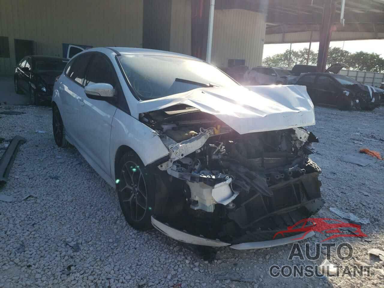 FORD FOCUS 2016 - 1FADP3K27GL310383