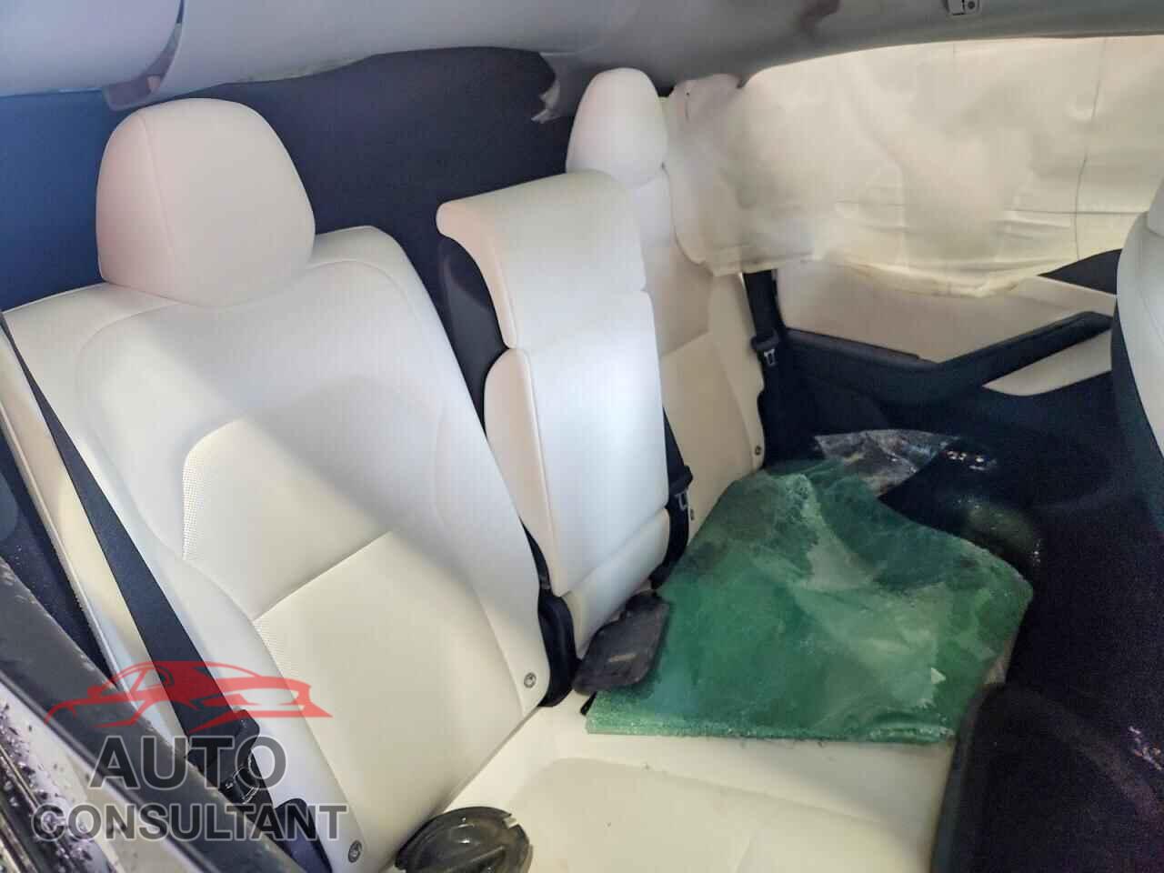 TESLA MODEL Y 2026 - 7SAYGDEE6TA461297