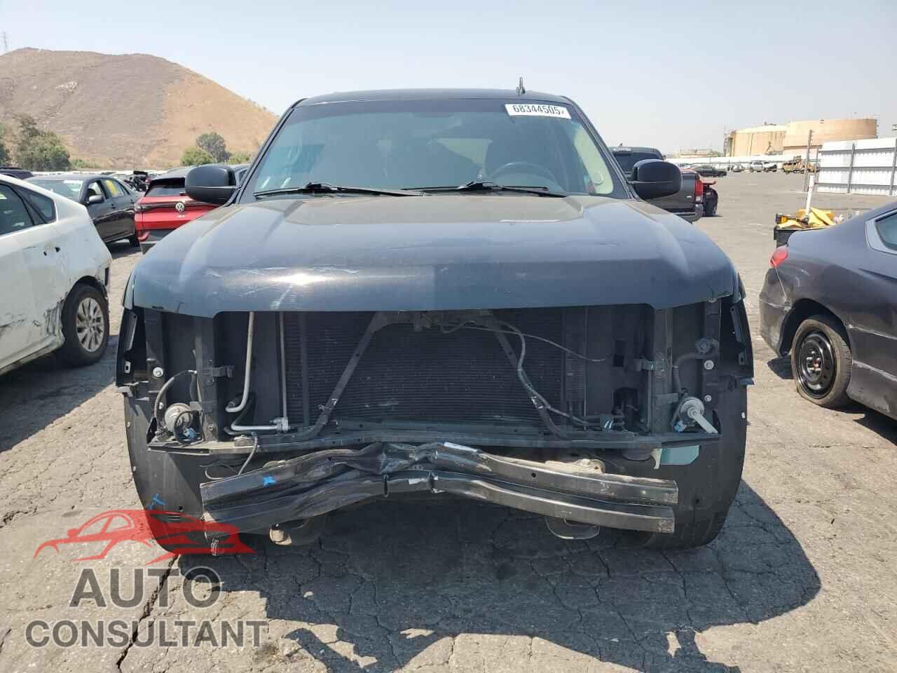 CHEVROLET TAHOE 2011 - 1GNSCAE00BR186112