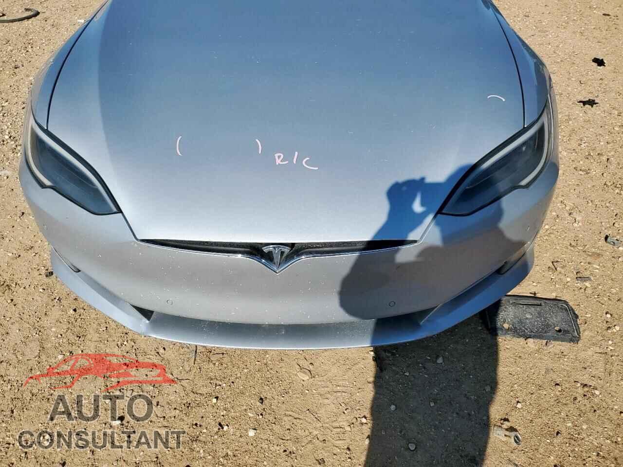 TESLA MODEL S 2016 - 5YJSA1E46GF141903