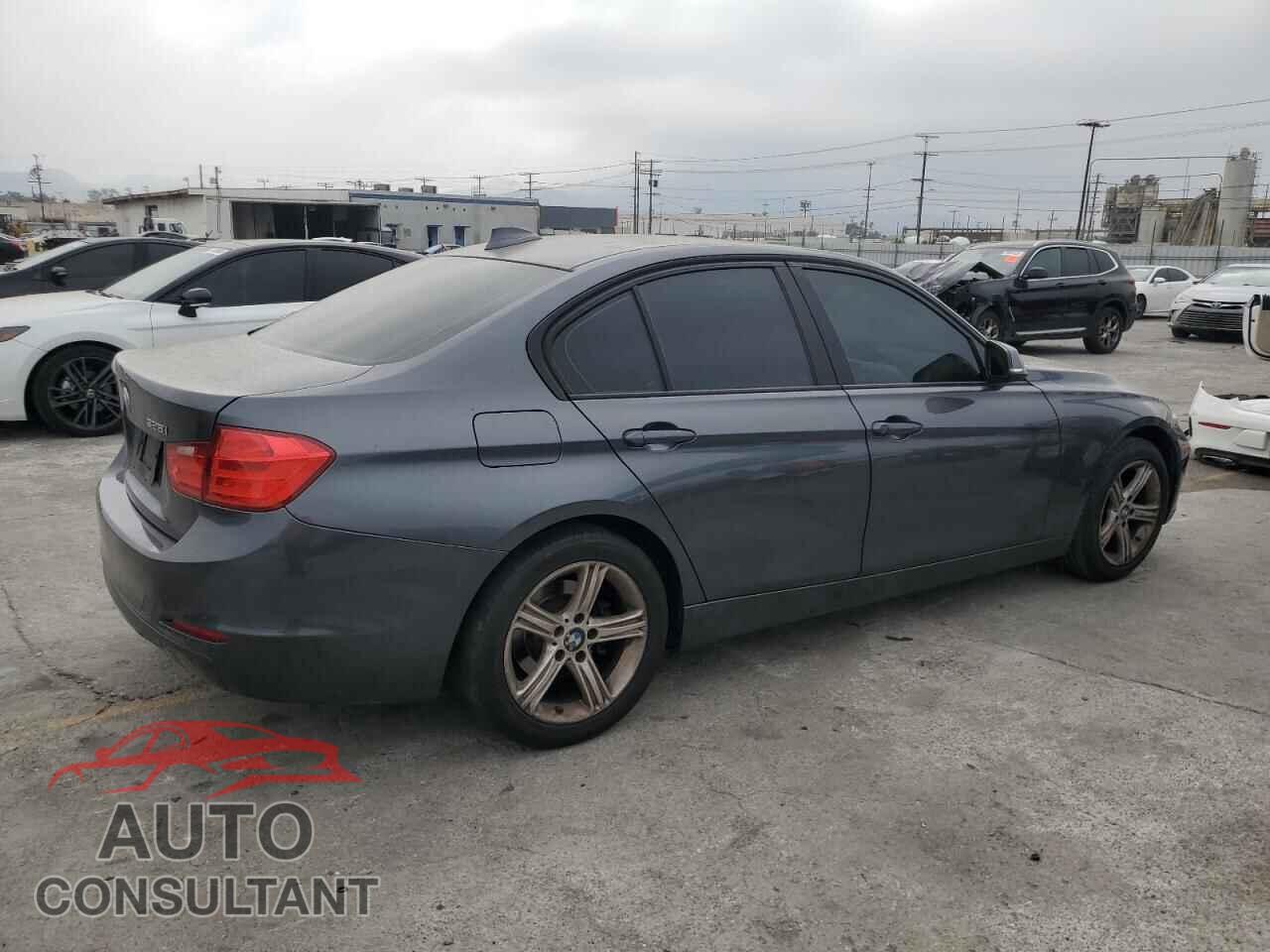 BMW 3 SERIES 2013 - WBA3C1C55DF436036