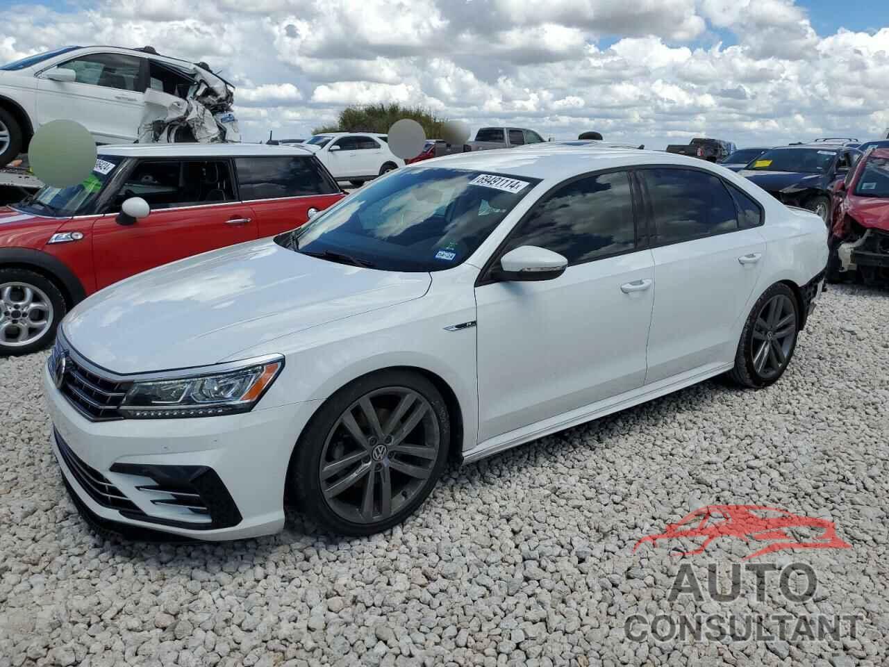 VOLKSWAGEN PASSAT 2018 - 1VWAA7A33JC038497