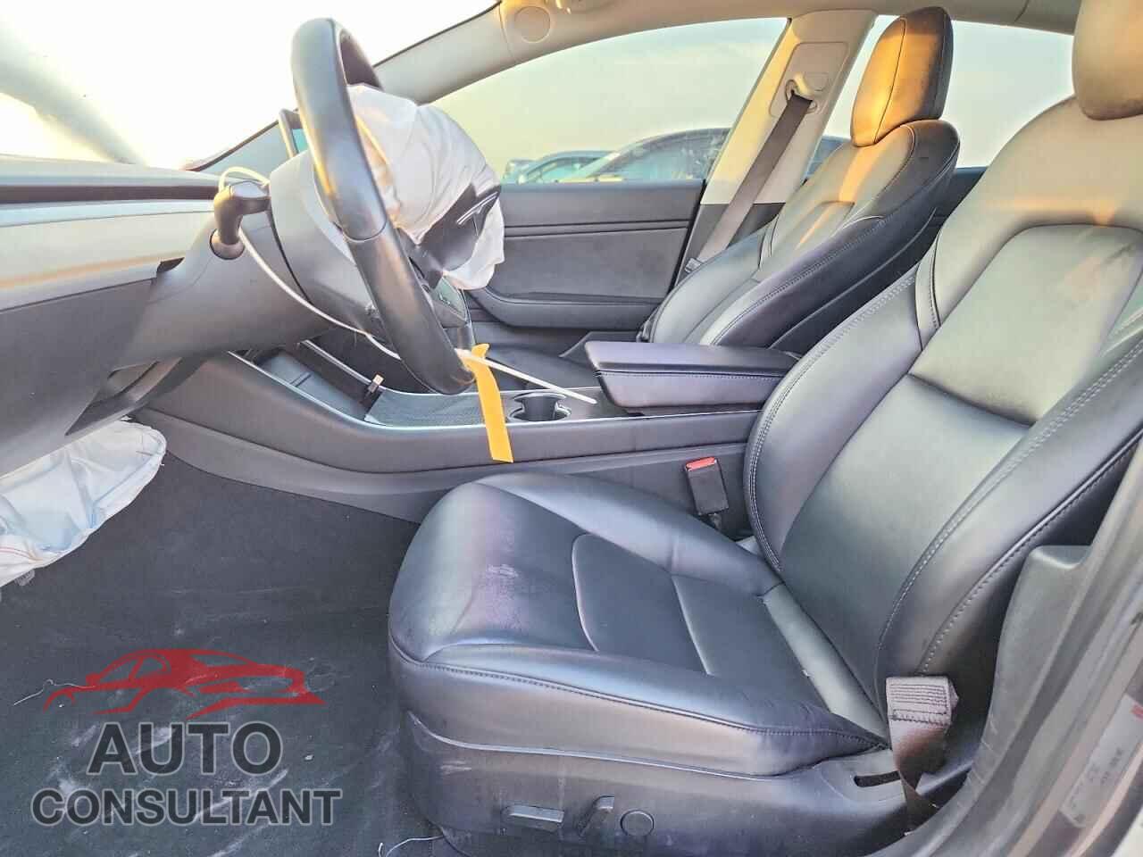 TESLA MODEL 3 2018 - 5YJ3E1EA9JF031580