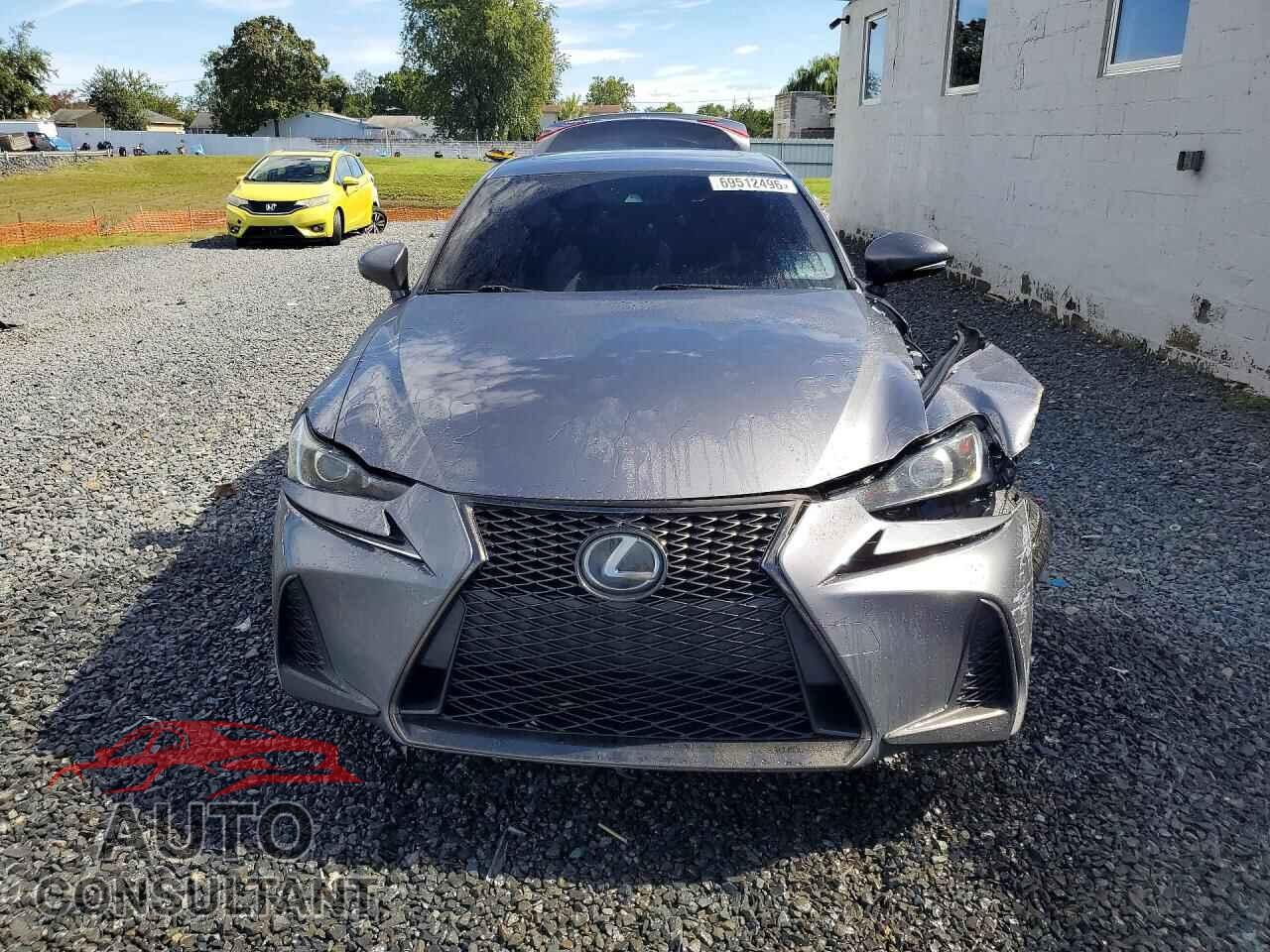 LEXUS IS 2018 - JTHC81D20J5030304